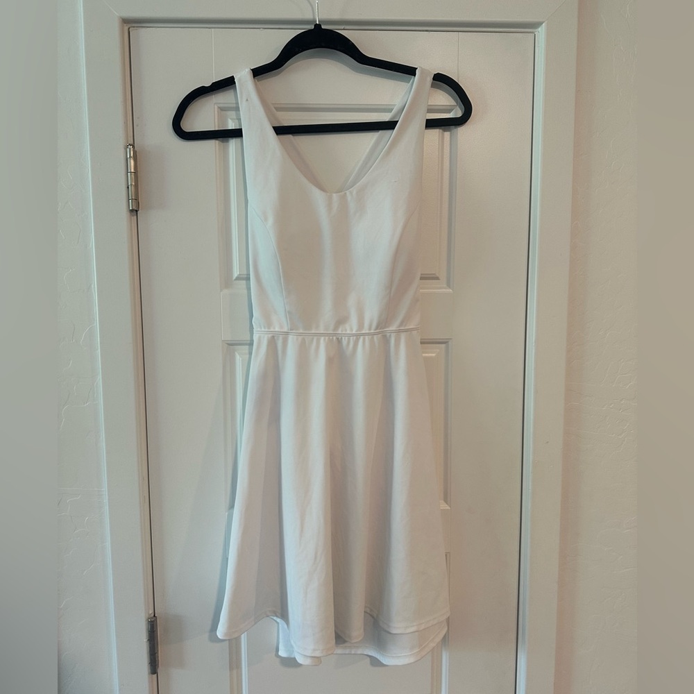 White Halara athletic dress size L criss cross back